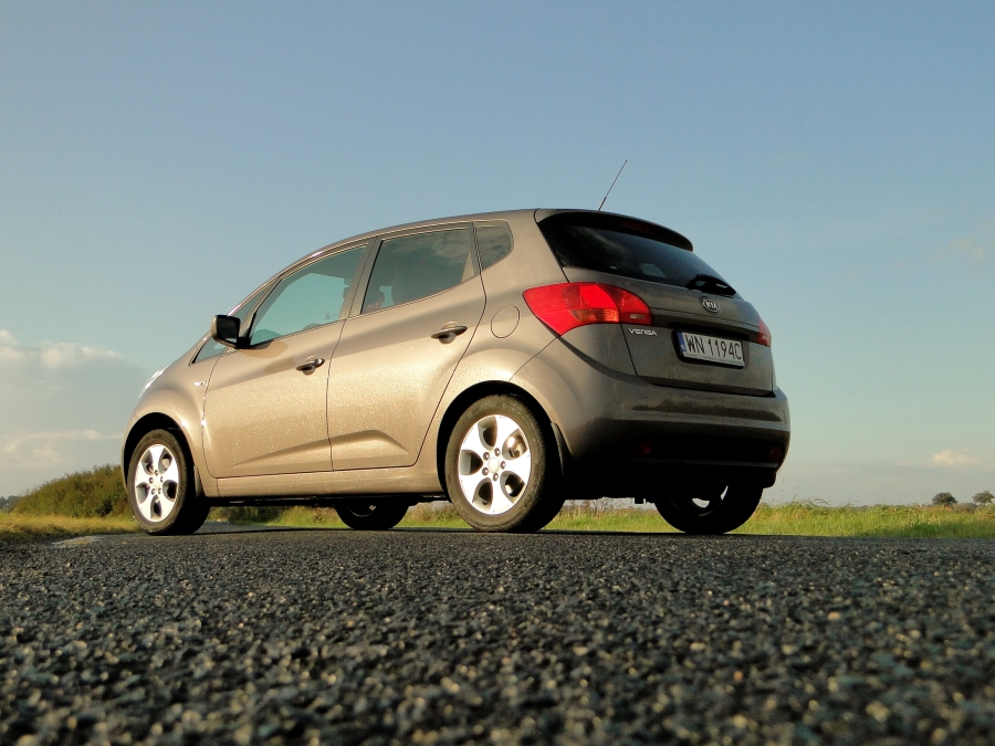 KIA Venga 1.4 L Auto Testy