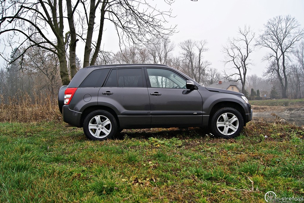 Suzuki Grand Vitara 2.4 Elegance rezygnując z rzeczy