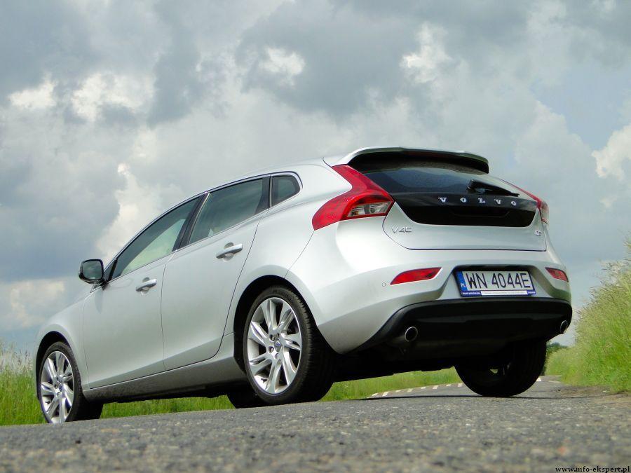 Volvo V40 D3 Momentum Auto Testy