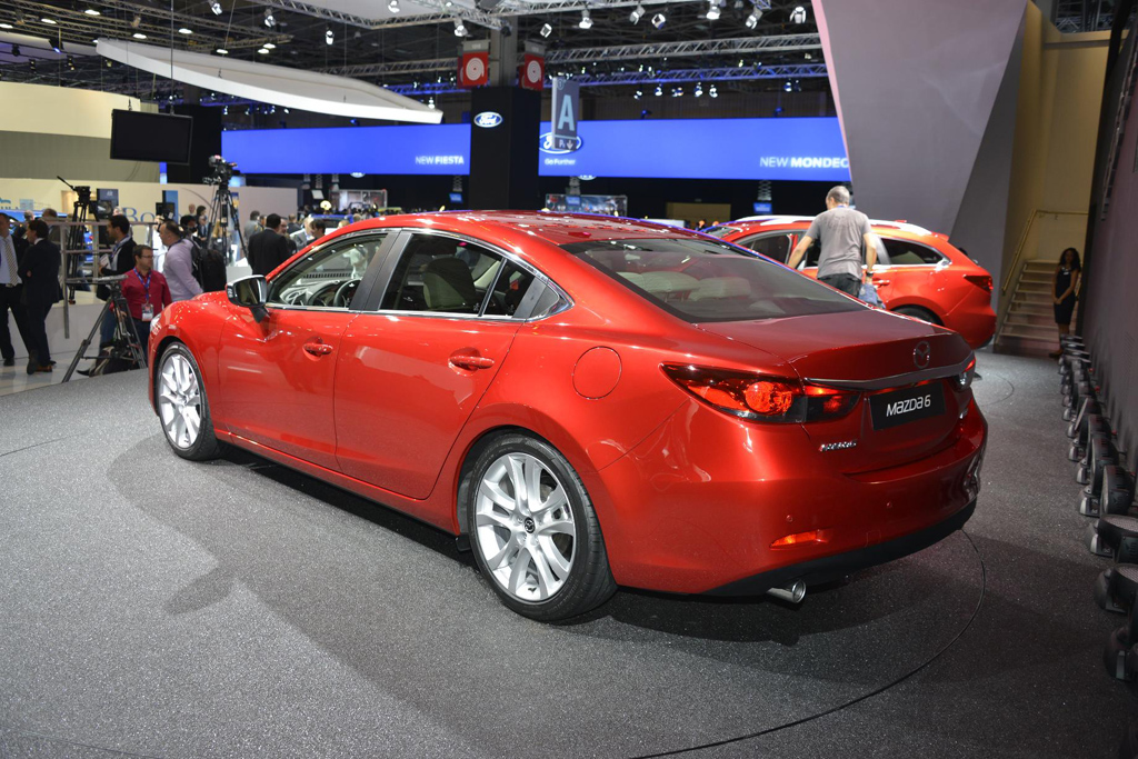 Nowa Mazda6 zdjęcia z paryskiej premiery AutoBlog
