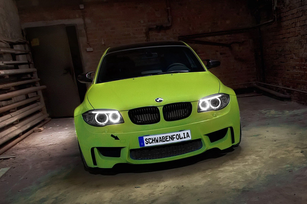 BMW 1M Coupe według Schwabenfolia zielony pasikonik