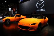 Mazda prezentuje MX-5 30th Anniversary Edition w kolorze Racing Orange z okazji 30-lecia modelu